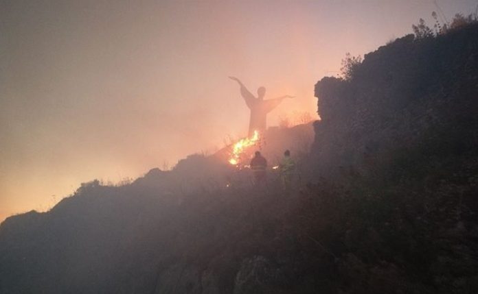 Maratea (Pz) | Incendio di probabile natura dolosa nella notte ha minacciato la statua del Cristo di Maratea