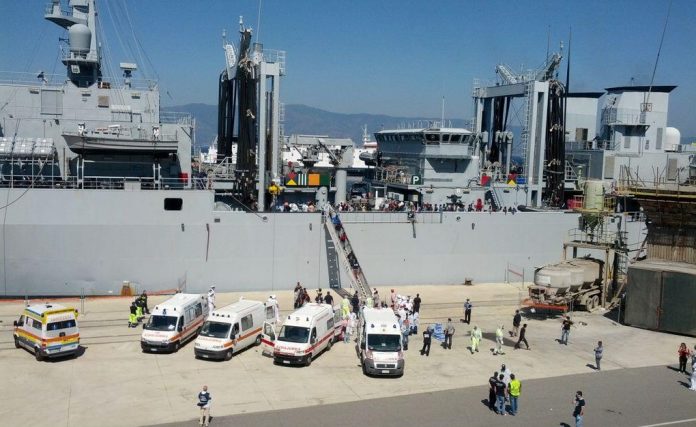 Reggio Calabria | Ancora uno sbarco, arrivano altri 1045 migranti, tra cui donne incinte e 20 minori non accompagnati