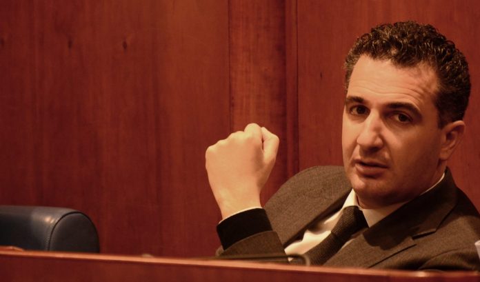 Calabria | Disposizione per la diffusione della mobilità elettrica, il consigliere regionale Orlandino Greco deposita proposta di legge
