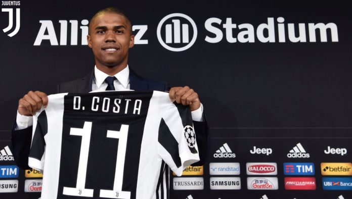 Sport | Douglas Costa: 'Quel giorno che incontrai il dio del calcio'