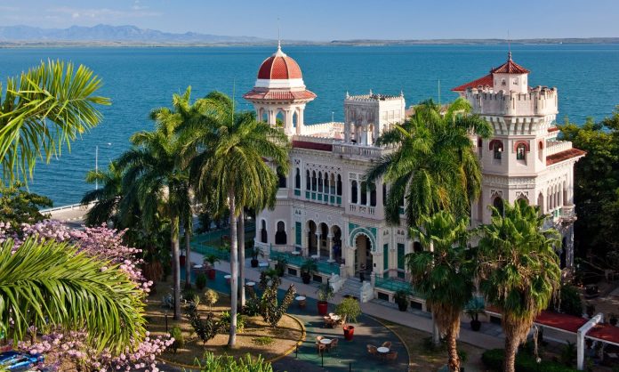 Cuba, certificazione Oms per l'eliminazione della trasmissione Hiv tra mamma e figlio, è il primo Paese al mondo
