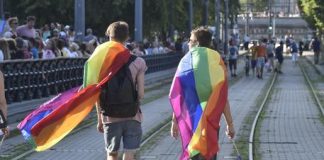 'Non affittiamo a gay e ad animali', coppia in vacanza respinta in Calabria