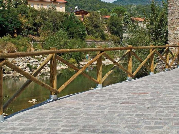 Santa Maria del Cedro, rubano marmo e legno staccionata per falò, Vetere: «Animali»