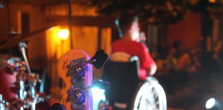 La disabilità, le pacche sulle spalle e le occasioni perse: meno male che c'è la musica