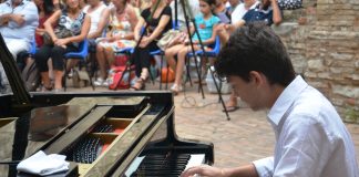 Scalea, Il giovane Lorenzo Maria Aronne nel cast del festival "Il Federiciano" 