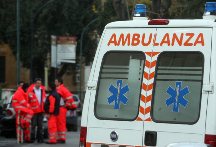 Afragola (Na), 16enne precipita da ponteggio di uno stabile abbandonato: è grave