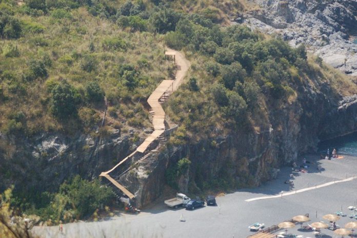 San Nicola Arcella: Italia Nostra denuncia, Comune ordina demolizione opere abusive all'Arcomagno