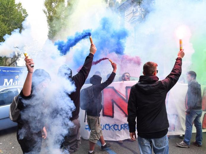 Manifestanti 'ResetG7' occupano l'università di Torino