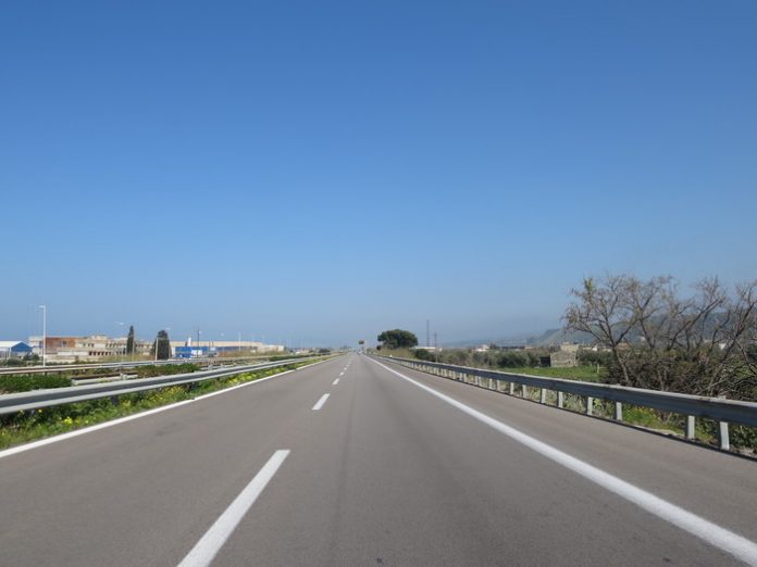 Novantenne contromano in tangenziale a Catania, cinque feriti