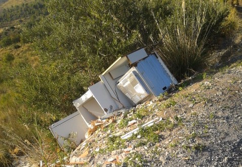 Praia a Mare, Italia Nostra: «Continua l’abbandono di materiali non ritirati presso l’Isola Ecologica»