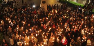 Sindaco di Castel Volturno preso a schiaffi durante una fiaccolata