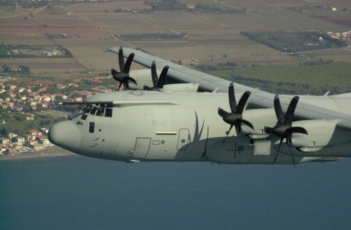 27enne in pericolo di vita, trasportato da Catanzaro a Milano con volo dell'Aeronautica