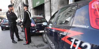 Pregiudicato freddato a colpi d'arma da fuoco nell'auto del figlio