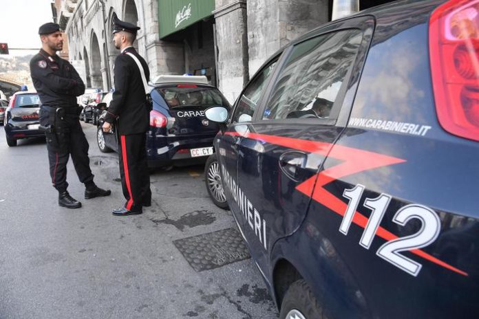 Pregiudicato freddato a colpi d'arma da fuoco nell'auto del figlio