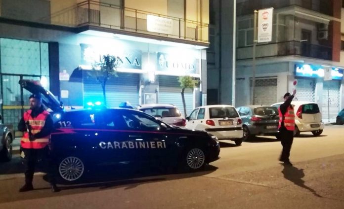 Cosenza, operazione sicurezza: carabinieri controllano oltre 400 persone in una notte