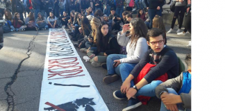 Potenza, studenti contro le estrazioni di petrolio