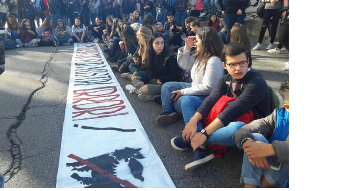 Potenza, studenti contro le estrazioni di petrolio