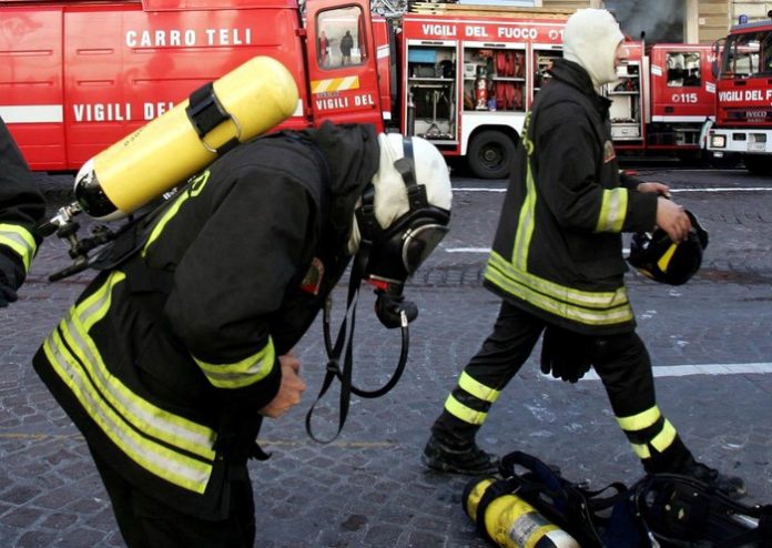 Calabria, in fiamme l'auto di un avvocato penalista: aperte le indagini