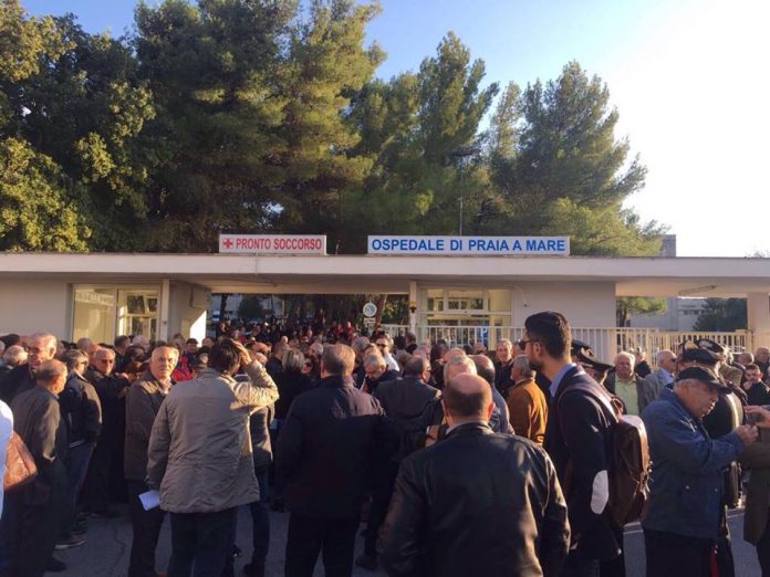 Inaugurazione ospedale di Praia a Mare, le foto della folla all'evento