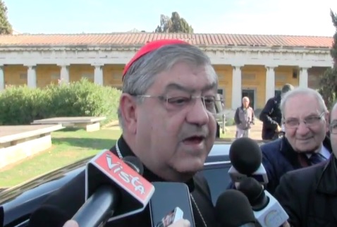 Il cardinale Crescenzio Sepe alla cronista: “Preparati alla morte”