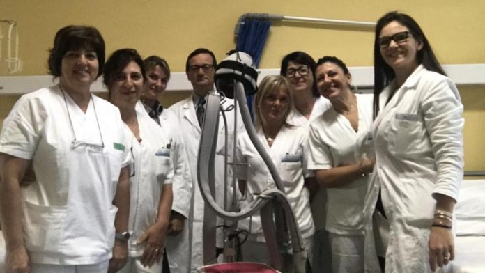 Al Sant'Anna di Torino il casco per non perdere i capelli durante la chemioterapia