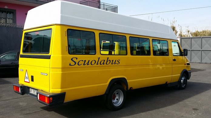 Verbicaro, drammatico incidente con lo scuolabus: sei ragazzini feriti, due finiscono in ospedale