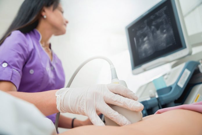 Aborti alla clinica, Nesci replica a iGreco: «Andrò io in Procura, che non è una tv»