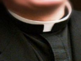 Catania, udienza preliminare per don Antonio Sapienza: avrebbe minacciato e violentato 15enne