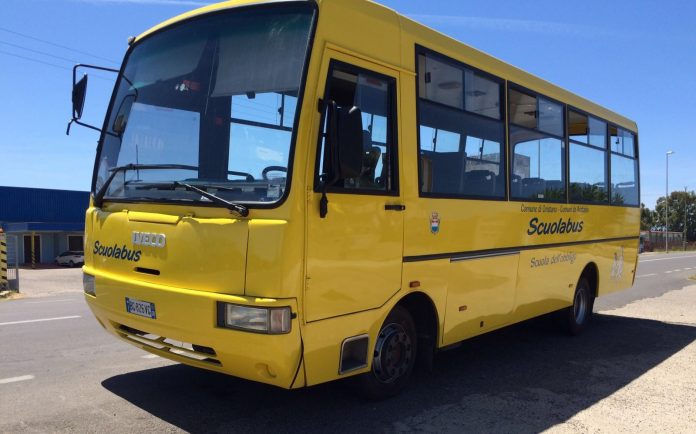 Incidente scuolabus a Verbicaro, il sindaco: «È un problema di rispetto ed educazione»