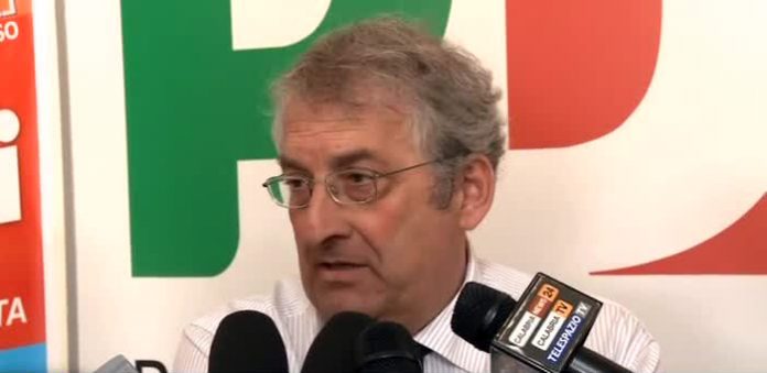 Vetere punta il dito contro Magorno: «Fuori la verità sui fondi ai Comuni del Tirreno»