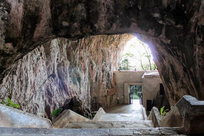 Praia a Mare, Santuario Madonna della Grotta: un ascensore teologico-burocratico