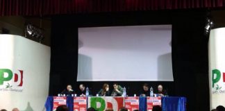 Mirto Crosia, al convegno Pd Magorno prende la parola e il pubblico si alza e se ne va