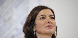 Boldrini sgozzata su fb, individuato autore del post: è un 58enne della provincia di Cosenza