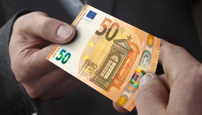 Non si possono scaricare sui consumatori le spese per i pagamenti: condannata l’Asp di Catanzaro