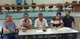 ieri pomeriggio, a seguito delle dimissioni del presidente Formica, si è tenuta l'assemblea pubblica per l'iscrizione al campionato di calcio di eccellenza calabrese della squadra USD Scalea 1912.... l'incontro convocato dal sindaco e dall'assessore allo sport in vista il termine ultimo per l'iscrizione fissato per oggi 12 luglio 2018 nell'assemblea un gruppo di sostenitori si è impegnato a raccogliere l'importo necessario per coprire il versamento della quota di iscrizione in tale sede l'ingegner Giuseppe Galiano è stato scelto quale "commissario" per la finalizzazione della procedura di iscrizione... mentre l'ing. Luigi Fazio ha il compito di preparare gli adempimenti burocratici si attende nella giornata odierna conferma del completamento del operazione