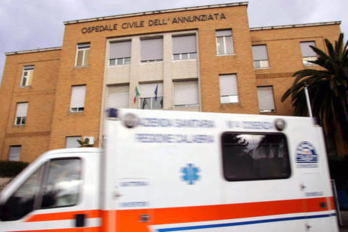 Moto contro albero, 22enne di Cosenza perde la vita