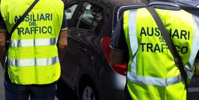 Tirreno cosentino, numerose segnalazioni di finti vigili urbani che infliggono multe irregolari