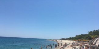 In Calabria finalmente è estate: spiagge affollate, turisti anche in Sila e Aspromonte
