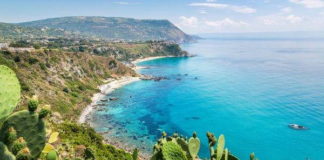 Turismo in calo: «Calabria riparti dalle seconde case e dalla programmazione»