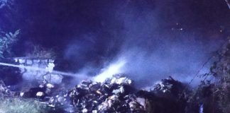 Praia a Mare, cumuli di immondizia in fiamme nei pressi dell'ex Lini e Lane