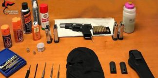 Pistola e munizioni in garage: arrestato