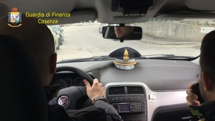 Falsifica testamento, sequestrati beni nel Cosentino