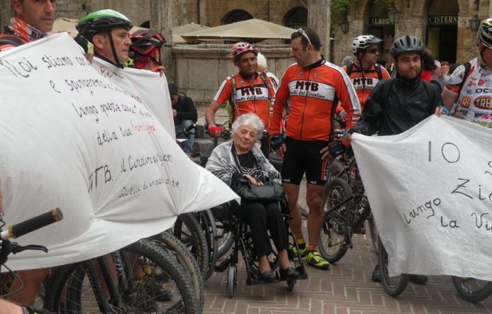 Caso zia Fifina, ciclisti fiorentini le dedicano la tappa 'Fucecchio - San Gimignano'