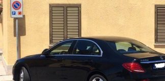 Calabria | Auto parcheggiata sul posto riservato ai disabili, rete in rivolta: 'E' di un consigliere regionale'