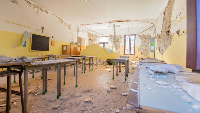 Dall'inchiesta de L'Espresso il drammatico dato sulla sicurezza delle scuole: 'In Calabria: il 94% senza certificato di agibilità'