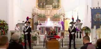 Calabria | Suicidio del maresciallo Paolo Fiorello, le strazianti immagini del funerale - IL VIDEO