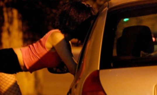 Lotta alla prostituzione: a Corigliano (Cs) polizia sequestra l'auto dei clienti, le tre donne multate