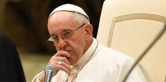 Pedofilia, sacerdoti non useranno più il segreto professionale: le lacrime di coccodrillo di Bergoglio