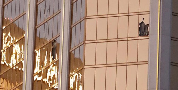 Strage a Las Vegas, spari al concerto country: 50 morti e 400 feriti
