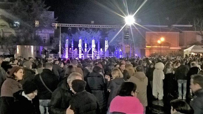 Praia a Mare non dimentica Mango, l'emozionante tributo dei Neri per Caso